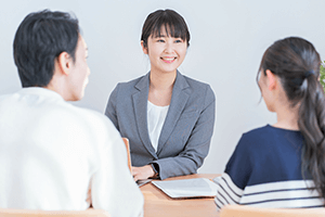 <h3>明瞭でリーズナブルな価格設定で、ご納得いただけるお墓づくりを支援</h3>